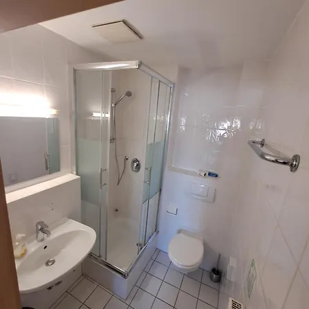 Gasthof Hirschkeller Konukevi *